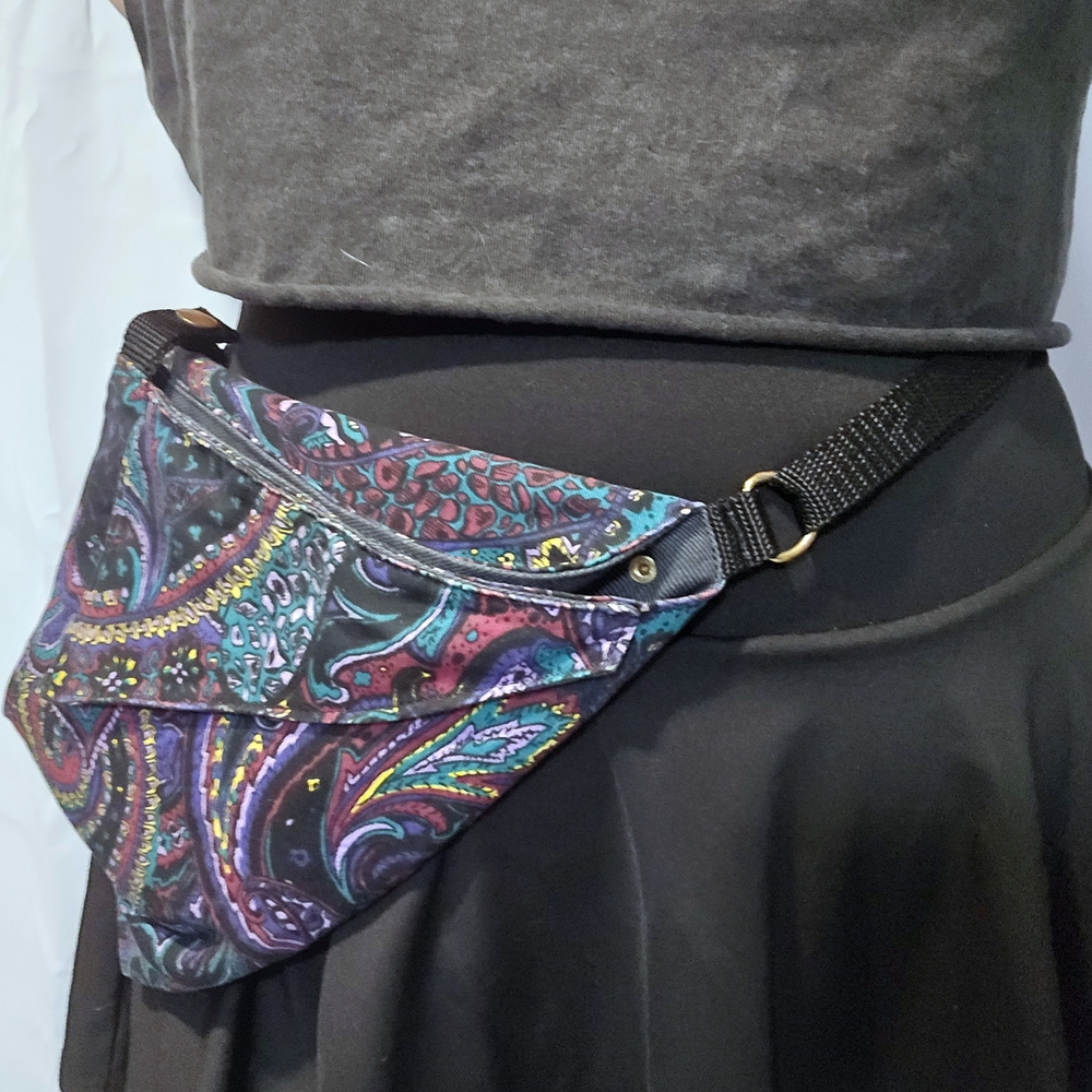 Vintage Carogi Paisley Patterned Waist/Shoulder Bag